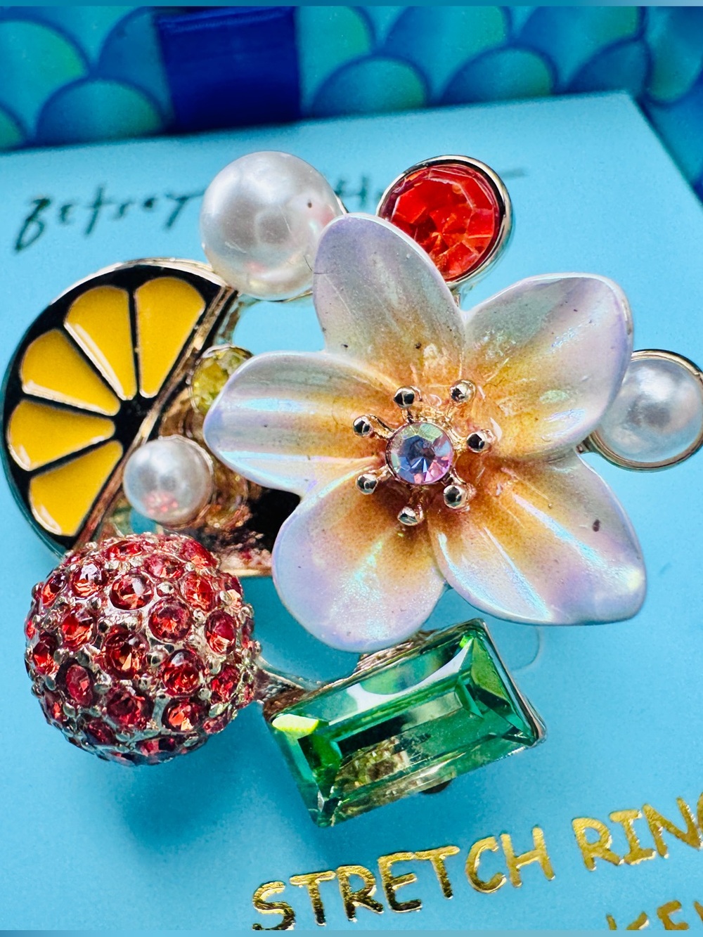 Women BETSEY JOHNSON Summer Tropical Lemon Flower Stretch Beaded Ring Gift Box
